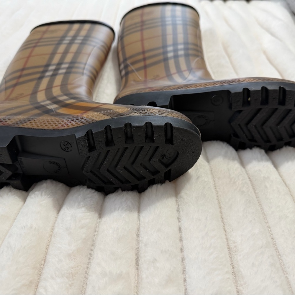 Burberry Checkered Boots in Tan and Black - Picture 6 of 9